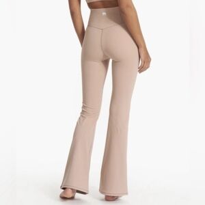 Vuori Women's Tan Leggings